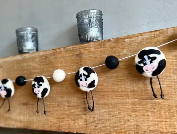 Six Dairy Cow & Ball Garland image